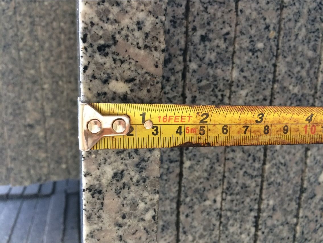 helehall keraamilised plaadid