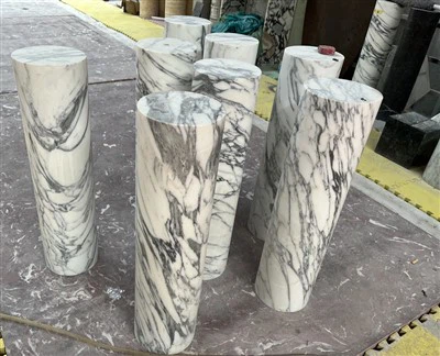 Marmorist silindri pjedestaal