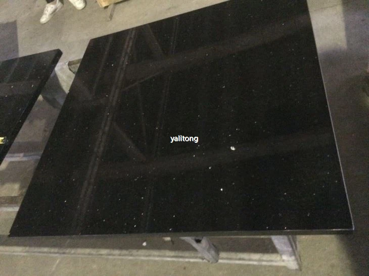 Mustad galaktika graniidist topid